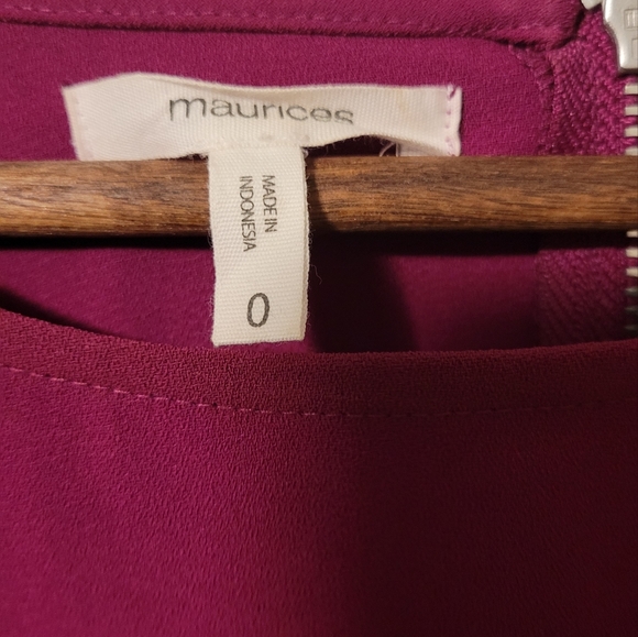 Maurices Dark pink dress  size 0x - equivalent of 14w - Picture 4 of 7
